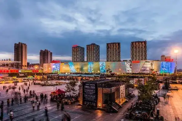 代表作:吉林长春宽城万达广场赫斯科是一家国际经验丰富的设计公司,为