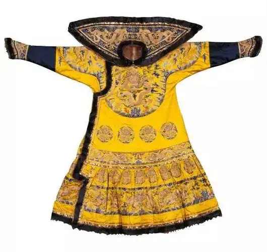 皇帝登基,"三大节"等庆典以明黄为至尊明黄,杏黄,金黄,鹅黄数种清代将