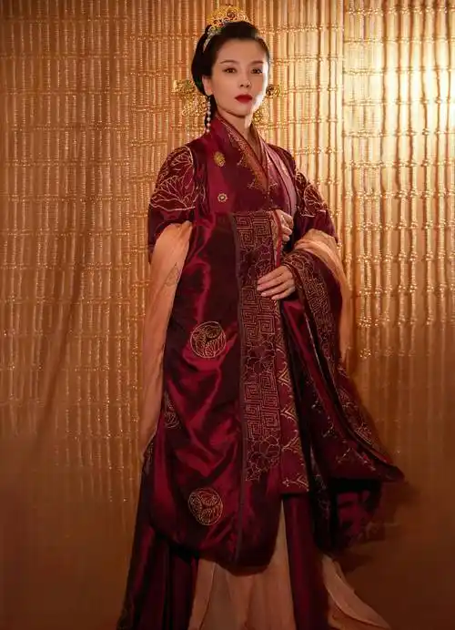 刘涛古装造型雍容大气再现大宋宫词刘娥一角