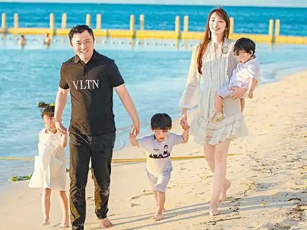 40岁吴佩慈为纪晓波六年抱四公开再怀女儿,离生五孩目标又进一步