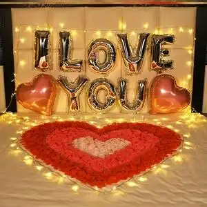 心形玫瑰花瓣图片