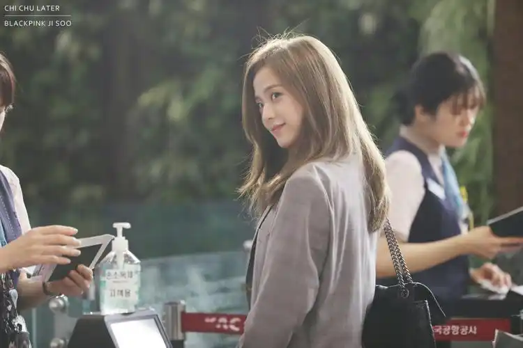 金智秀高清壁纸