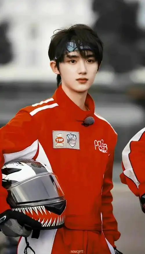 丁程鑫夏季运动会生图