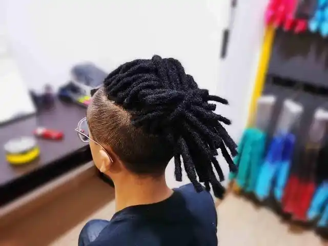 做一头后扎脏辫多少钱—【广州玛雅脏辫】