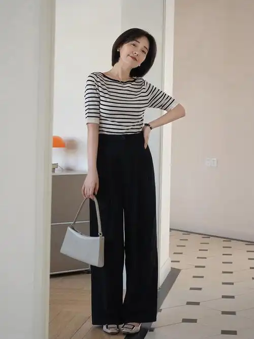 45岁左右的女生该如何选择衣服夏天穿这几套就够减龄又时髦