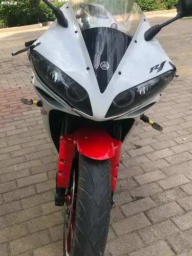 公路赛05年雅马哈r1