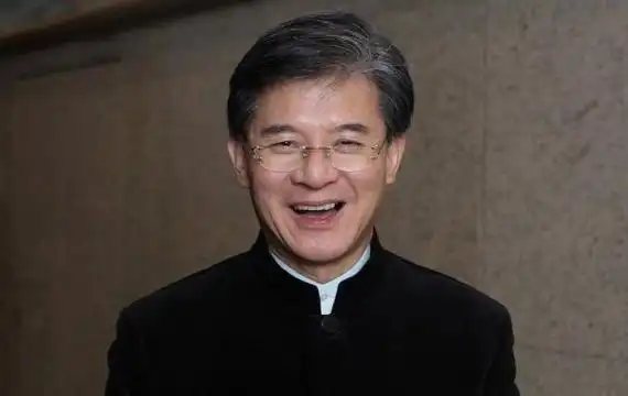 罗康瑞出售上海核心物业后中国新天地上市时间延后