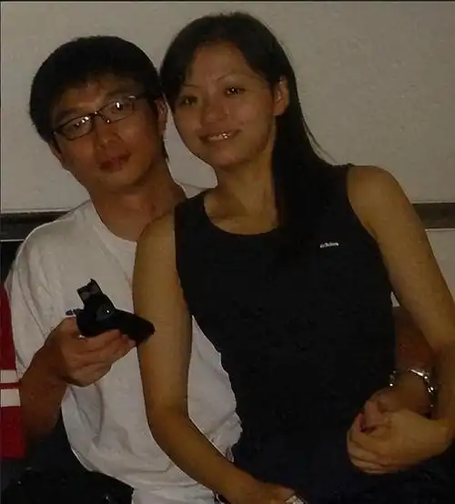 恋爱脑张靓颖:被骗财骗色15年,最后支付了男方6个亿的分手费!