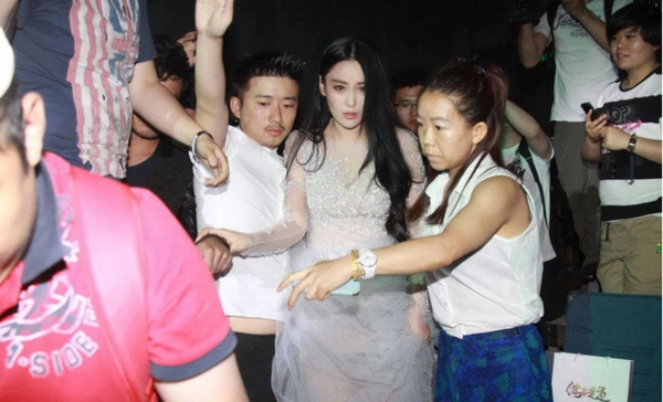 范冰冰和李晨恋爱后,张馨予变这样了.