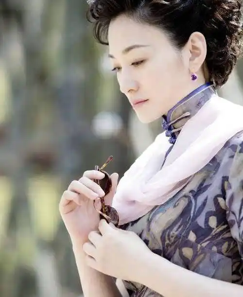 世间最美李小冉:四大经典角色,第一堪称颜值巅峰!_安琪_尹静婉_旗袍