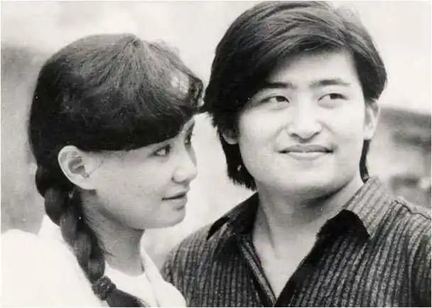 歌手刘欢与大2岁的妻子认识9天就求婚眼光真不错