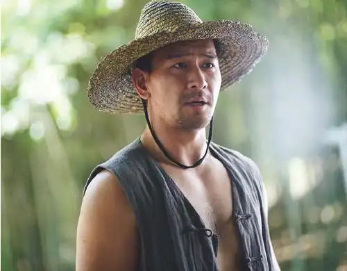 在采访中,徐僧坦言,生活中的自己是个不热爱交际的人,出道十几年,不善