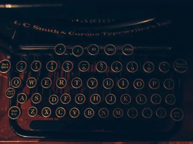下载壁纸 1600x1200 打字机,字母和数字 桌面背景