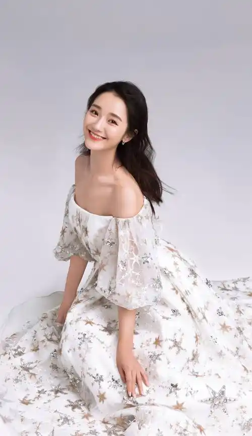 肖燕在形象清新可爱,表演生动,是一位集美貌与演技并存的女演员,希望