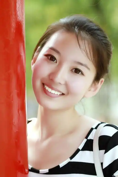 清秀甜美女孩 - 缘水禅心