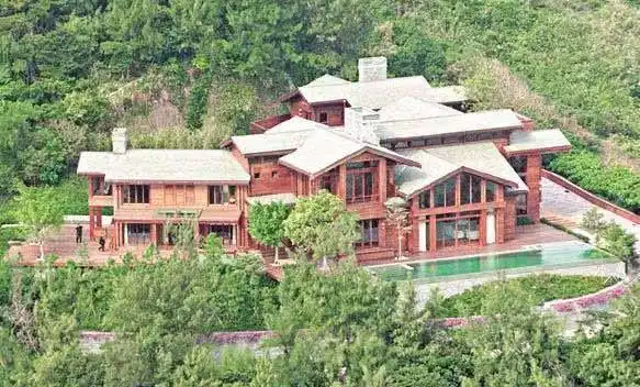 她却拒绝5亿分手费,如今反而住20亿豪宅_梁洛施_李泽楷_刘銮雄