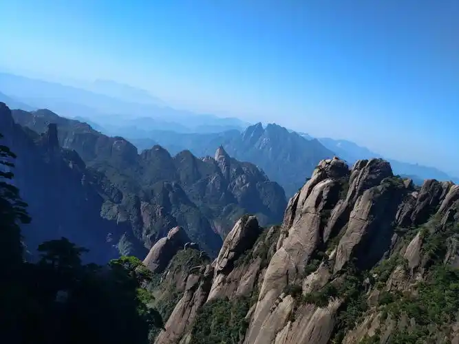 10月28日29,三清山二日游,三峰中以玉京峰为最高,海拔1816.9米.