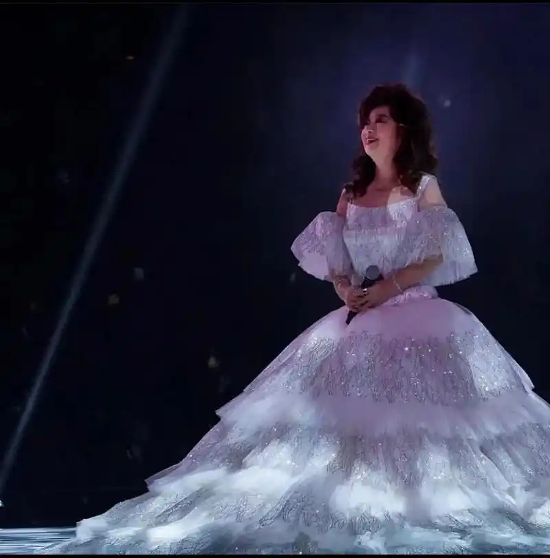 "今天的文案交给大家吧"#徐小凤  #想把我唱给你听 - 抖音