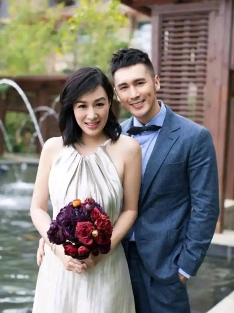 7月7日,钟丽缇和老公张伦硕突然登上热搜,令人没想到的是,这一次徊