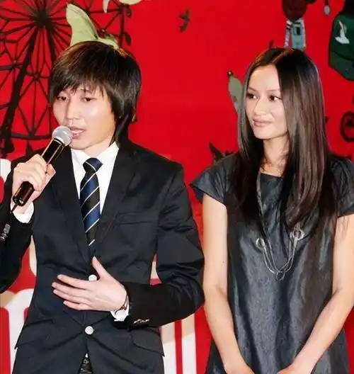 就为了能有更多的时间陪在张亚东身边,同时也作为正牌女朋友,替他挡掉