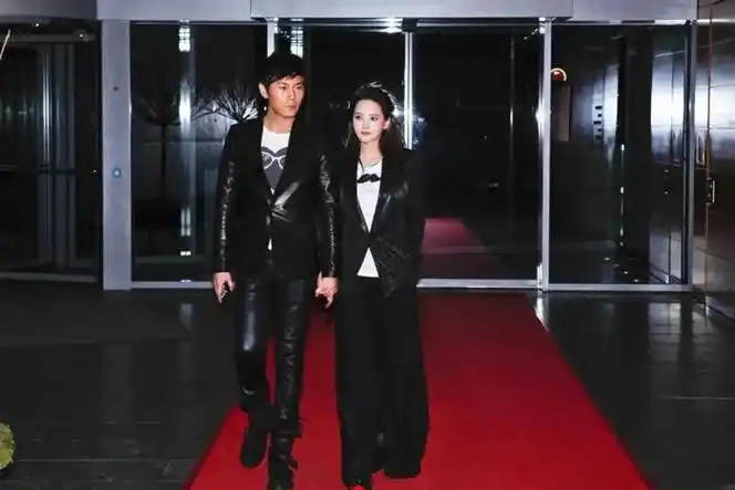 被夸过,被骂过,伊能静这次"母凭子贵"了|伊能静