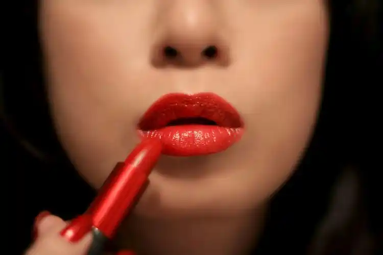 怎么涂口红好看