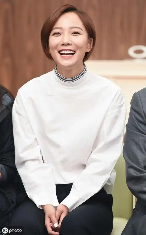 短发精灵王珞丹,帅气得"让人移不开眼"