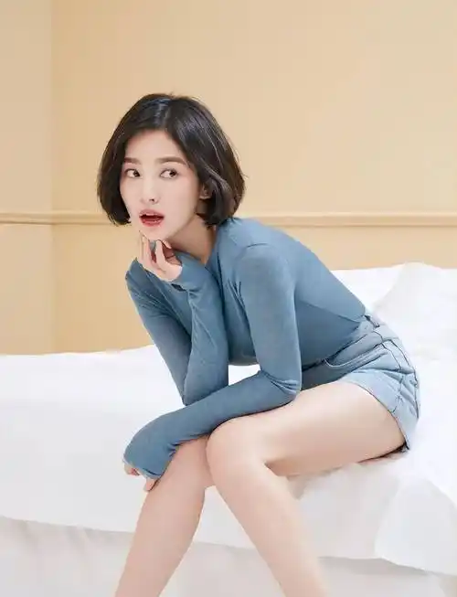 今年流行一种发型:"酒窝发",洋气显脸小,瞧宋慧乔这样多显嫩_脸型