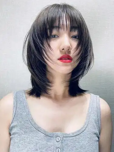 2021女发别再乱剪了,看看这4种发型,洋气时尚心里美滋滋_腾讯新闻