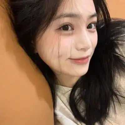 素颜比较真实的头像女高清照片