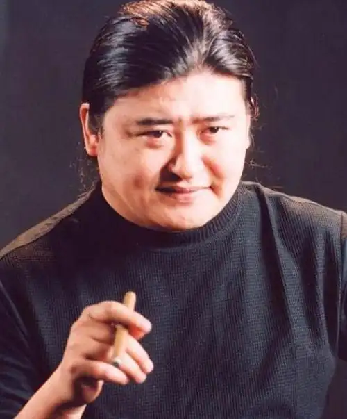 刘欢身患重病不死癌症引人担心暴瘦后现身白发让人心痛