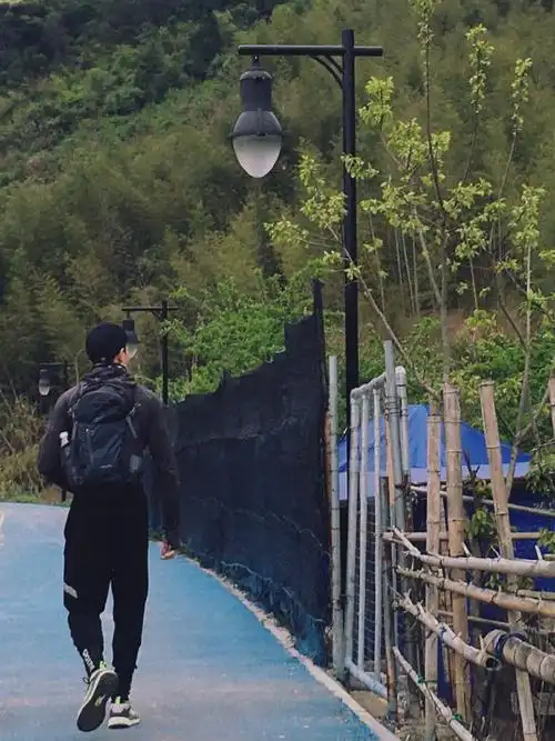 一个人的旅行在路上遇见最真实的自己