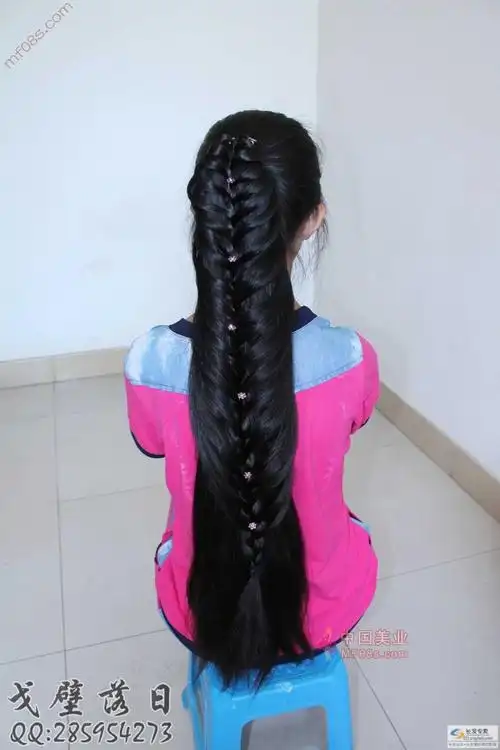 剪下未成年少女的丰厚长发戈壁落日1008