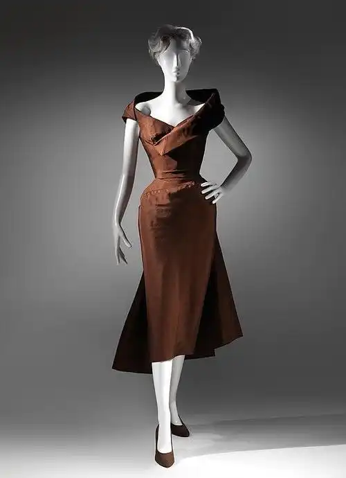 现代系列实拍女性时装