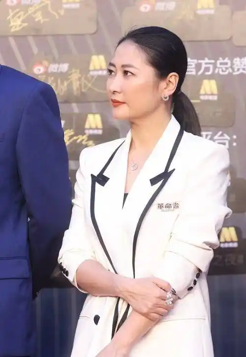 回顾19年后再看管虎现任妻子梁静的现状才明白马伊琍的选择