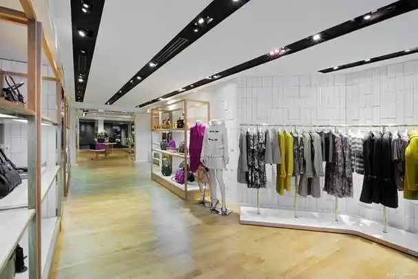 服装店装修设计的方法可以参考以下几点