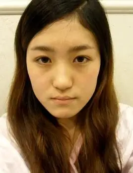 在鞋拔子脸女生的修饰之后,长卷发发型,让鞋拔子脸女生更加具有优雅的