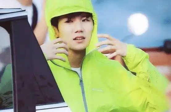 杨幂绿帽子太亮眼华晨宇绿帽子超有个性你喜欢哪一种