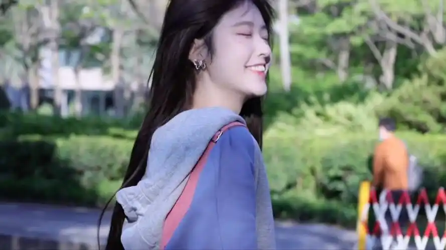 看腻了井川里予来看看蛇姐跳舞吧