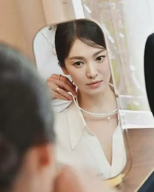 宋慧乔ins更新chaumet拍摄花絮,好优雅好贵气的尚美女神!