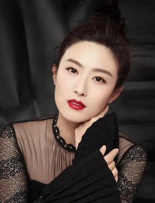 因为娱乐圈里东北籍演员特别多.