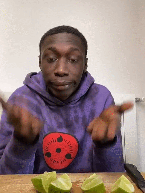 黑人小哥吐槽"无用科普"走红,网友怒赞:脑子不要请捐出来!