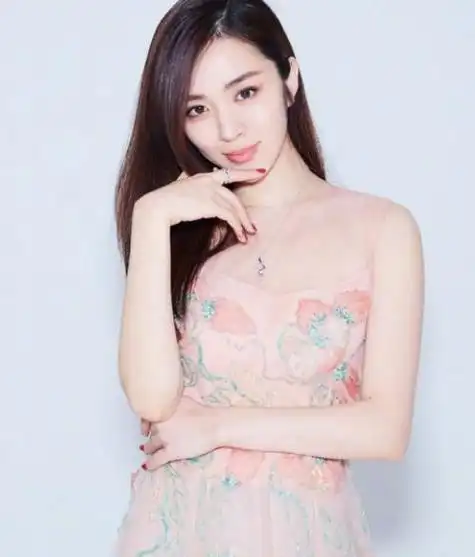 王晓晨个人资料及年龄,王晓晨是青岛哪个学校的,本文共(1901字)