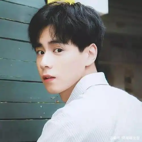 去理发店还不知道怎么沟通?2020年时尚男生发型解读!