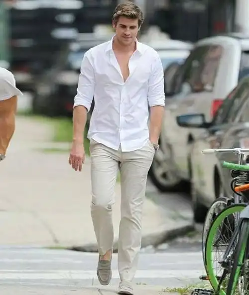 春夏搭配想要舒适,"衬衫 t恤"的造型少不了