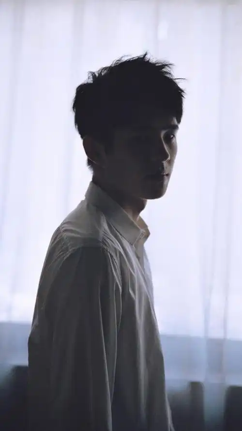 阳光男孩刘昊然帅气写真