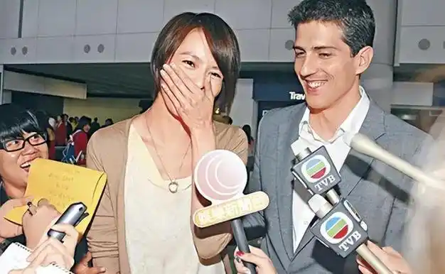 双琪夺面被批好胜抢郑伊健生日闪婚梁咏琪卖力演唱贵妇梦碎