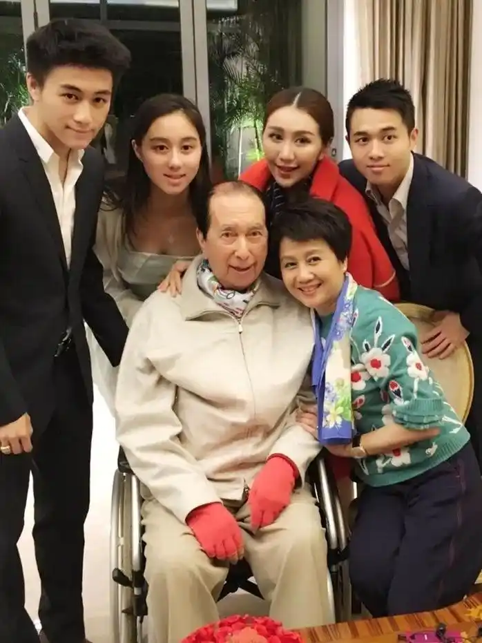 3万字解析何鸿燊家族传奇:赌王故事能否继续