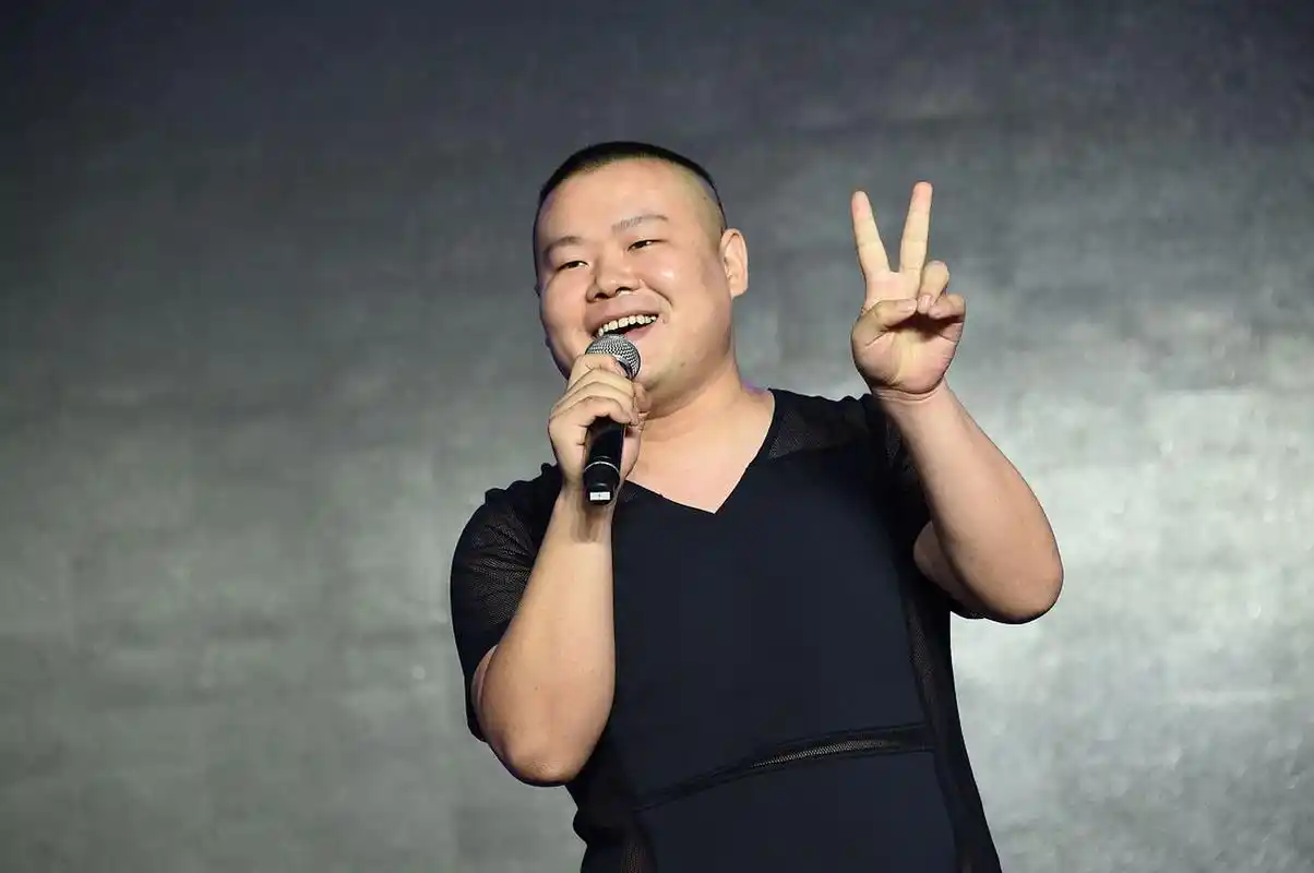 岳云鹏一夜爆红,五个姐姐都成了富婆,弟弟却坚决不要车房,原因让人