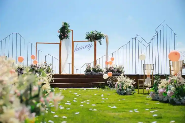 白绿系小清新青岛海边婚礼秋日专属婚礼场地